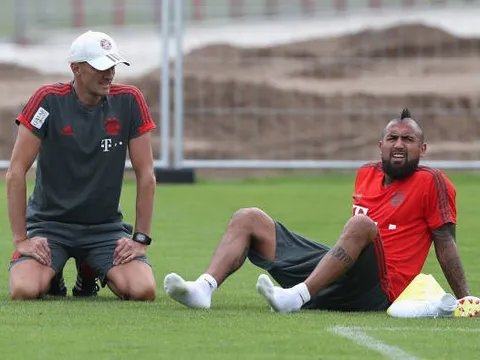 Những thái cực trái ngược nhau ngày Bayern Munich hội quân