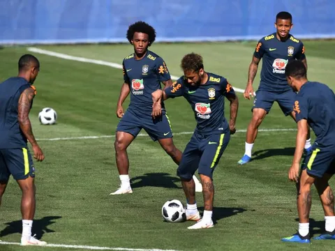 Đội hình trận ra quân của Brazil bị lộ?