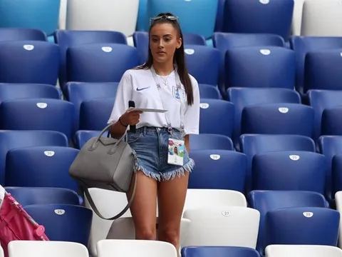 Các WAGS của Anh đã ở đâu trong chiến thắng 2-0 của đội nhà trước Thụy Điển ?