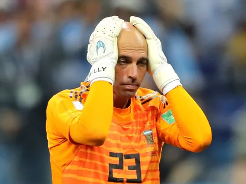 NÓNG: Các cầu thủ Argentina suýt đánh nhau trong phòng thay đồ