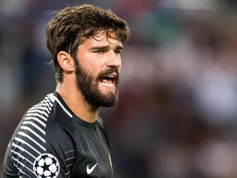 NÓNG: Chelsea ra mức giá đầu tiên cho Alisson Becker
