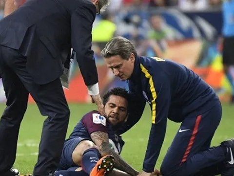 NÓNG: Dani Alves có nguy cơ lỡ hẹn với World Cup 2018