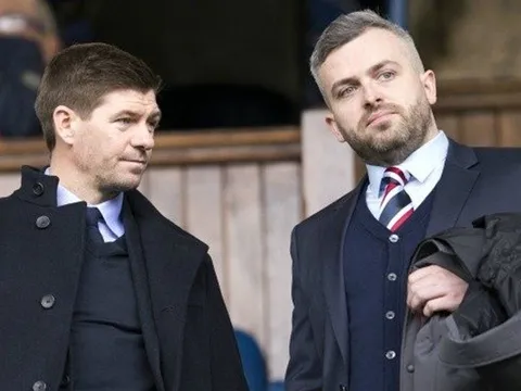 CHÍNH THỨC: Steven Gerrard kí hợp đồng với gã khồng lồ Scotland