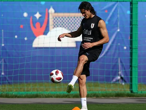NÓNG! HLV Tabarez cập nhật tình hình chấn thương của Cavani
