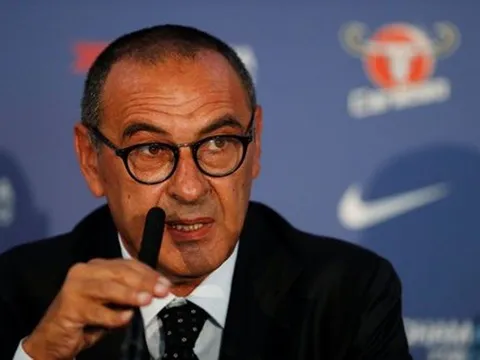 NÓNG: Maurizio Sarri chính thức lên tiếng về 3 thương vụ Hazard, Courtois và Willian