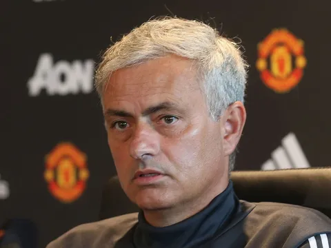 NÓNG: Jose Mourinho 'khóa sổ' phiên chợ Hè