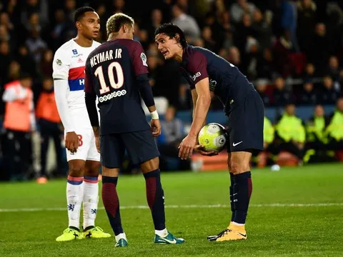 NÓNG: Neymar xác nhận mâu thuẫn với Cavani