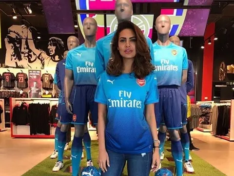 NÓNG: Người đẹp bốc lửa tiết lộ bí mật chuyển nhượng Arsenal