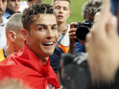 NÓNG: Ronaldo sang Juventus trong 48 giờ tới!