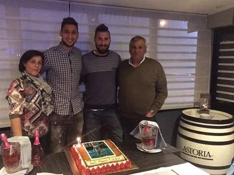 Nóng: Xin AC Milan tha thứ, cha Donnarumma vào cuộc