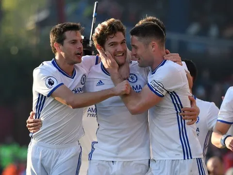 Nước Anh cuối tuần qua: Bản lĩnh của Chelsea và khoảnh khắc Ibra