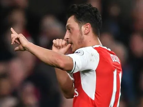 Oezil chê đội hình Arsenal thiếu chiều sâu