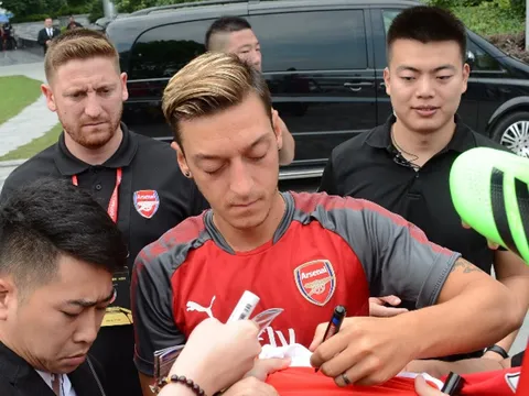 Ozil sắp ký hợp đồng mới với Arsenal