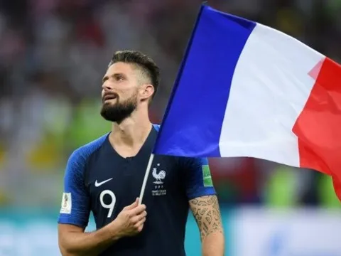 Ozil là nguyên nhân chính khiến Giroud quyết vô địch World Cup