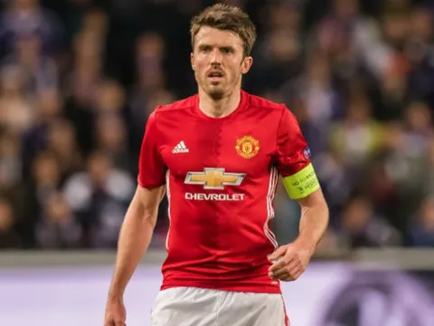 Michael Carrick "nhập trướng" của Mourinho