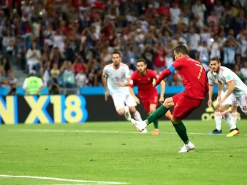 Patrice Evra chỉ ra điểm khác biệt mấu chốt giữa Ronaldo và Messi