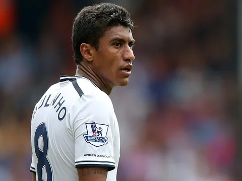Paulinho khi còn tung hoành tại Tottenham