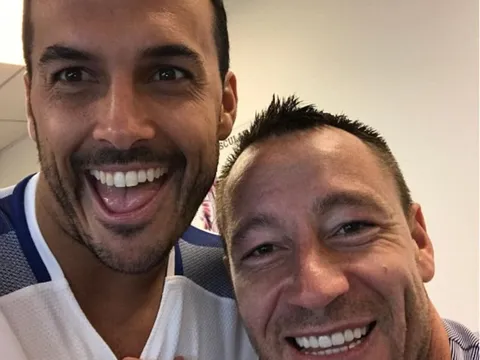 Pedro thông báo John Terry đã quay lại Chelsea