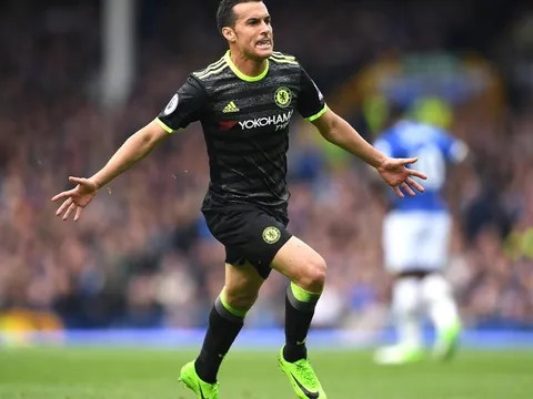 Pedro tỏa sáng đúng lúc, Chelsea tiến rất gần đến chức vô địch