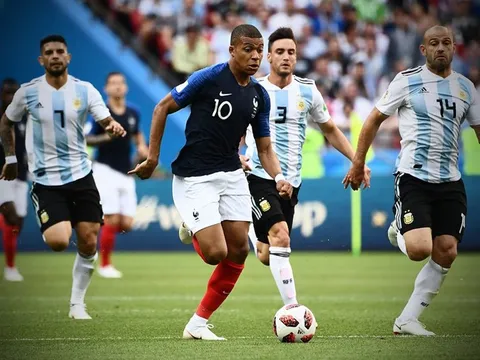 Pele đưa Mbappe lên tận mây xanh sau màn hủy diệt hàng thủ Argentina