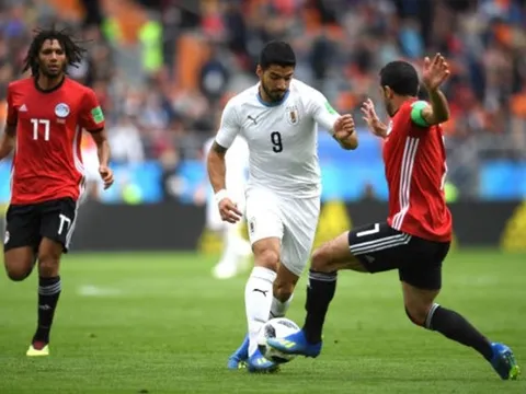 ‘Pele, Messi, Maradona cũng từng chơi tệ như Suarez thôi’