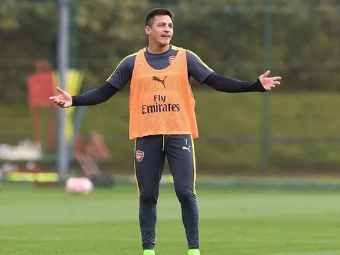 Pep úp mở khả năng mua 'Messi của Arsenal'
