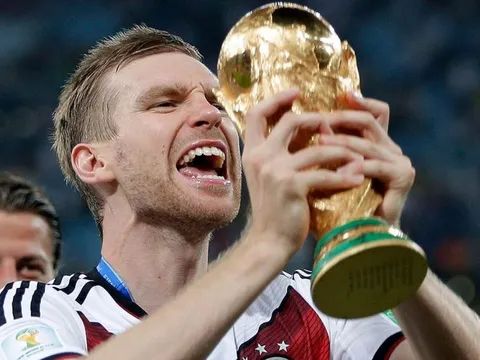 Công bố đội hình trong trận cầu chia tay Per Mertesacker