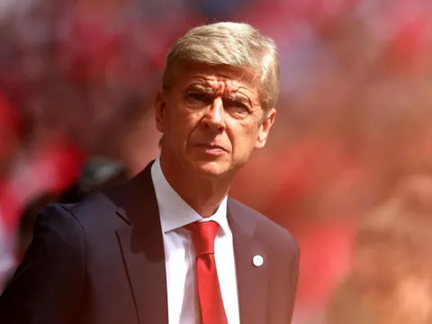 Per Mertesacker chấn thương, Wenger run rẩy trước vòng 1 Premier League