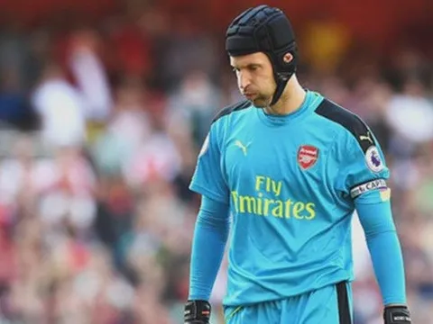 Cech cảnh báo Arsenal không bước vào vết xe đổ của MU