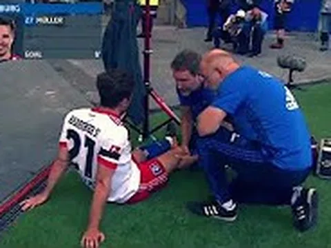 Pha ăn mừng khiến Nicolai Muller phải nghỉ thi đấu tới 7 tháng