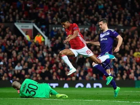 Pha bỏ lỡ khó tin của Marcus Rashford trước Anderlecht
