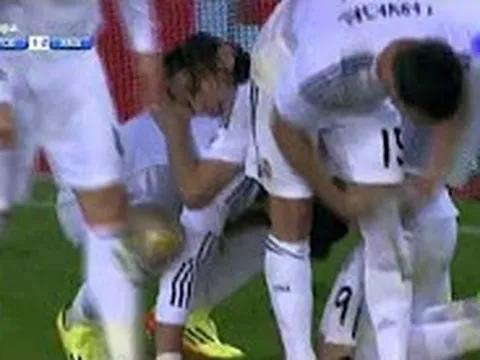 Pha bứt tốc ghi bàn để đời của Gareth Bale