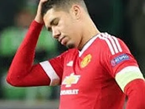 Pha đỡ bóng 'khó tin' của Smalling trong trận Derby thành Manchester