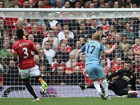 Pha làm bàn dễ dàng của Kevin De Bruyne vào luới De Gea