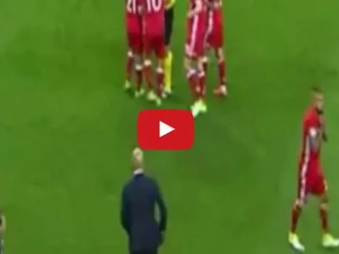 Pha phạm lỗi dẫn đến thẻ đỏ của Arturo Vidal vs Real Madrid