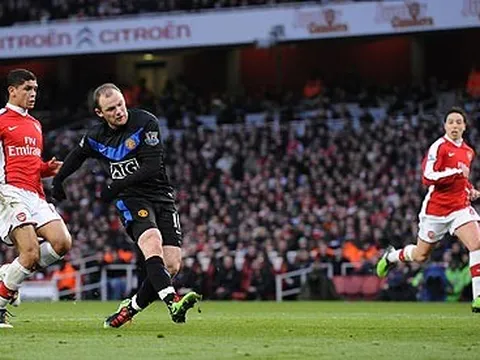 Pha phản công nhanh như điện của Rooney và Ronaldo vào lưới Arsenal