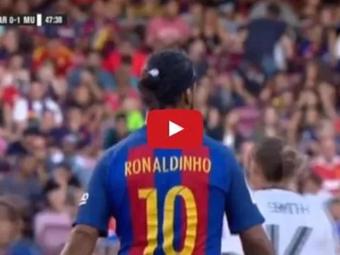 Pha xử lý bóng ảo diệu của Ronaldinho vs huyền thoại Man United