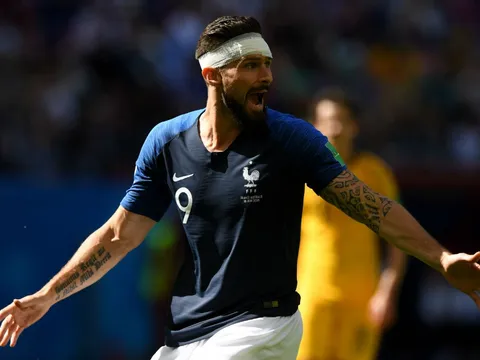 Pháp phá bỏ bộ khung, Giroud thay thế Griezmann