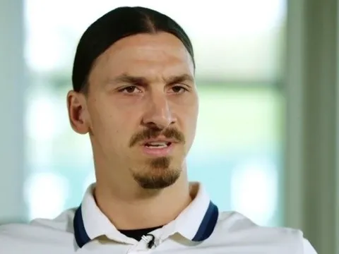 Pháp thắng nhọc, Ibrahimovic chỉ trích Deschamps vì cái tên này