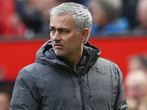 Phát cáu vì chấn thương, Mourinho dọa sẽ làm điều 'điên khùng'