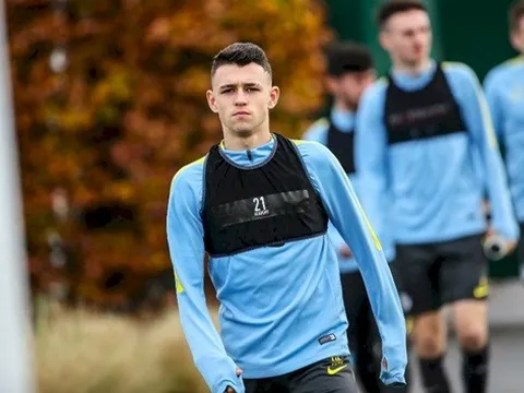 Phil Foden: Ngôi sao nhỏ lẻ loi tại Man City