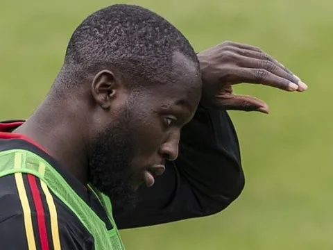 Phong độ lao dốc, Lukaku ủ rủ đến sân tập