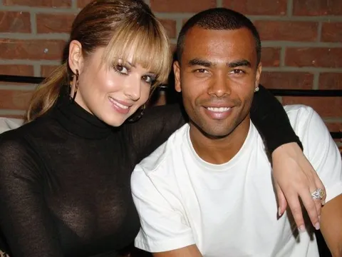 Phanh phui việc Cheryl từng giành giật Ashley Cole bằng... sex