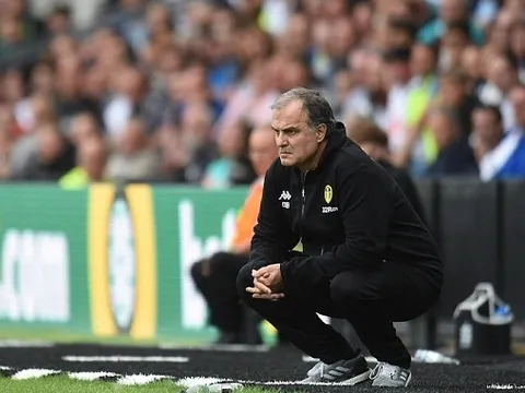 Phù thủy Marcelo Bielsa sớm đánh thức 'gã khổng lồ ngủ quên' Leeds United