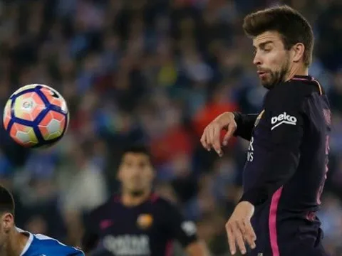 Pique lại gây chiến với CĐV Espanyol và Real Madrid