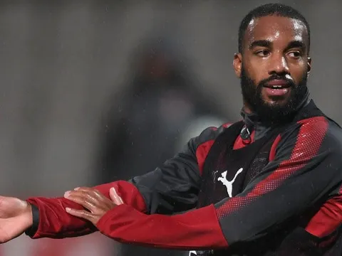 Pires: "Hãy kiên nhẫn với Lacazette"
