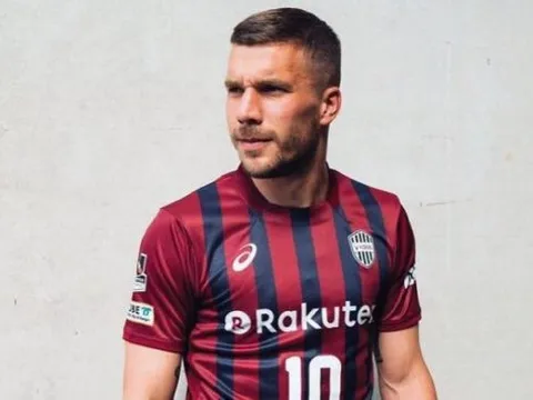 Podolski: Cách đàm phán của CLB Trung Quốc như tội phạm
