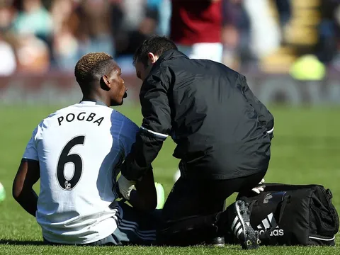 Pogba chấn thương, nguy cơ lỡ derby Manchester