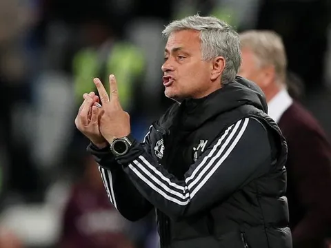 Mourinho hé lộ đội hình ra sân Man Utd ngày hạ màn Premier League