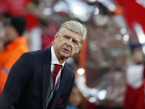 PSG đề nghị Arsene Wenger làm "tổng tư lệnh"